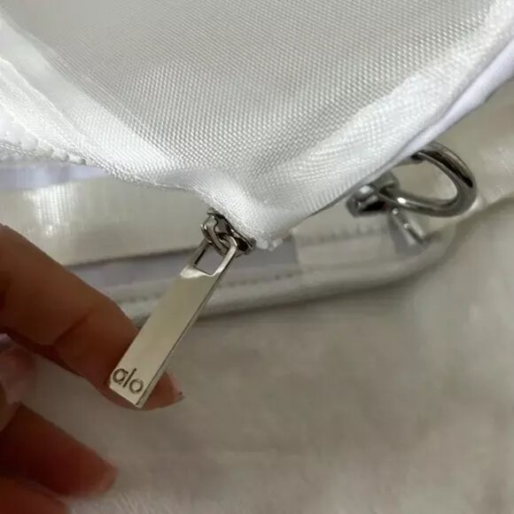 ALO YOGA Sheer Duffle Bag White - Picture 6 of 8